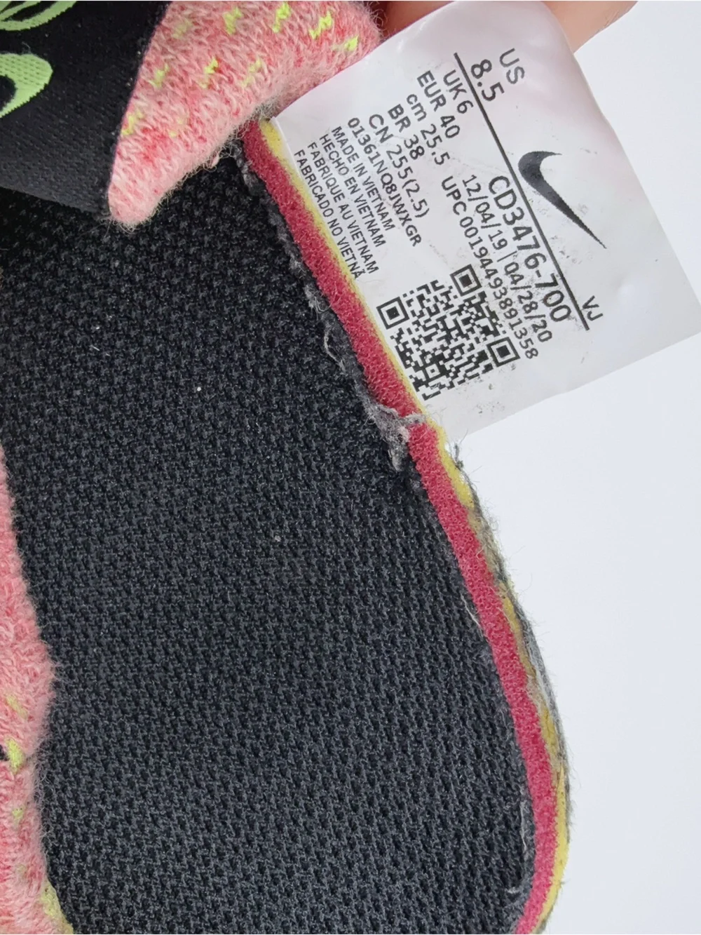 Nike Space Hippie 04 Lemon Venom/Black/ Artic Pink Women's Size 8.5